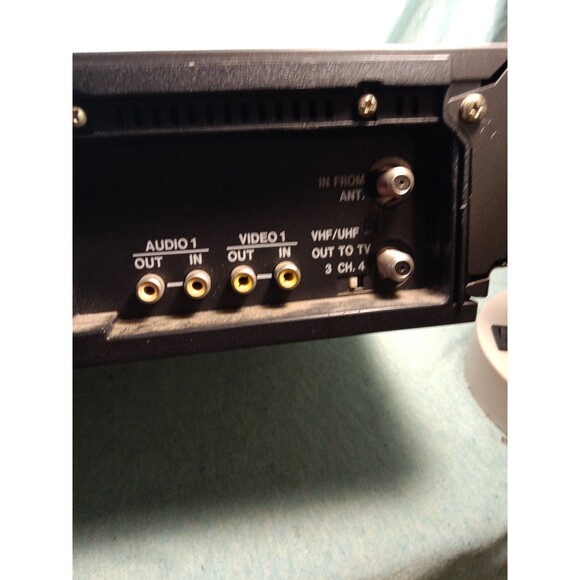 RCA VR508 VCR / VHS Player No Remote Tested Works Great - Picture 4 of 4